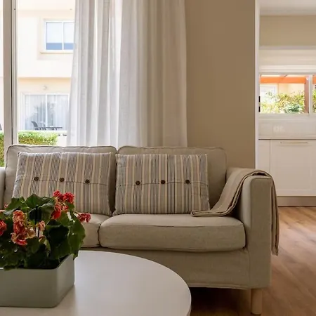 Cozy Nerina At Harbour Vakantiehuis